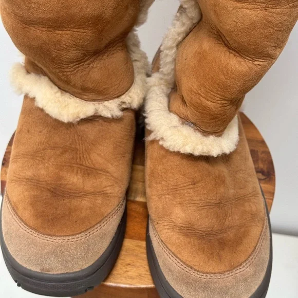 Tall Ugg Boots Shearling-Lined Boots - Picture 4 of 5